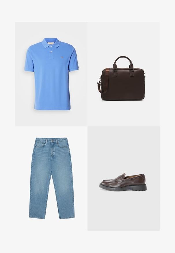 Blaue Poloshirt aus Baumwolle, mit klassischen Kragen, zwei-Knopf-Leiste und gesticktem Logo auf der Brust. Kurzarm.; Hellblaue Jeans im weit geschnittenen Stil mit hoher Taille, ausgestattet mit fünf Taschen, Gürtelschlaufen und einer weichen, leicht verblassten Textur.; Braune Lederloafers mit glatter Oberfläche, runder Zehenpartie, minimaler Naht und dicker schwarzer Gummisohle. Kein sichtbares Zubehör oder Akzente.; Braune Leder-Laptoptasche mit strukturierter Oberfläche, doppelten Obergriffen, verstellbarem Gurt und zwei vorderen Schnallen für zusätzlichen Detailreichtum.
