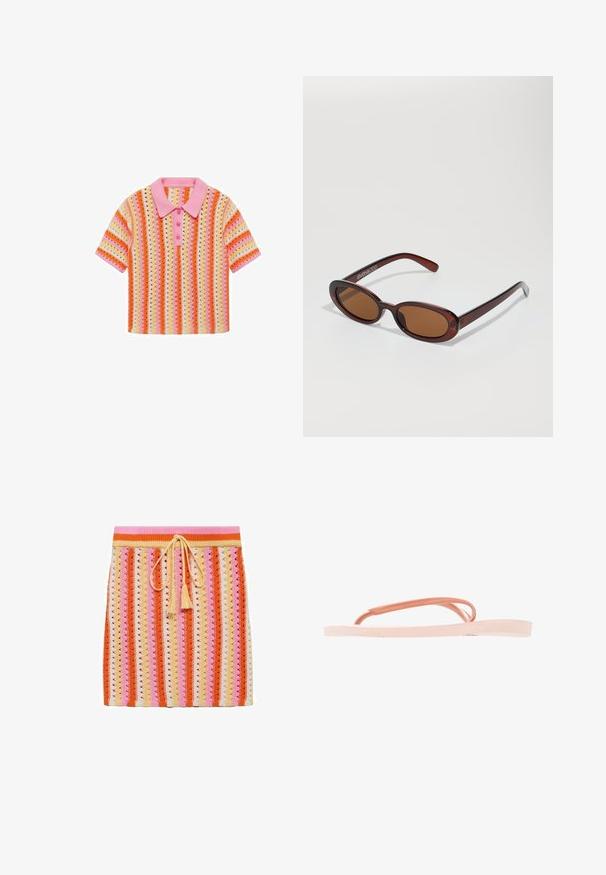 Dzianinowy polo z krótkim rękawem w różowym kołnierzyku, z wielokolorowymi poziomymi paskami w odcieniach pomarańczowego, żółtego i jasnoróżowego. Posiada trzy guziki.; Sukienka dzianinowa z paskowanym wzorem w odcieniach pomarańczowym, różowym, kremowym i żółtym, z elastycznym paskiem na sznurku i ozdobnymi frędzlami.; Różowe gumowe klapki z fakturowaną wkładką, cienkimi paskami i płaską podeszwą. Projekt nie zawiera wzorów ani dodatkowych akcentów.; Okrągłe, brązowe okulary przeciwsłoneczne z błyszczącą bordową oprawą. Cienkie ramiona z subtelnym detalem marki. Płaski kształt soczewek.