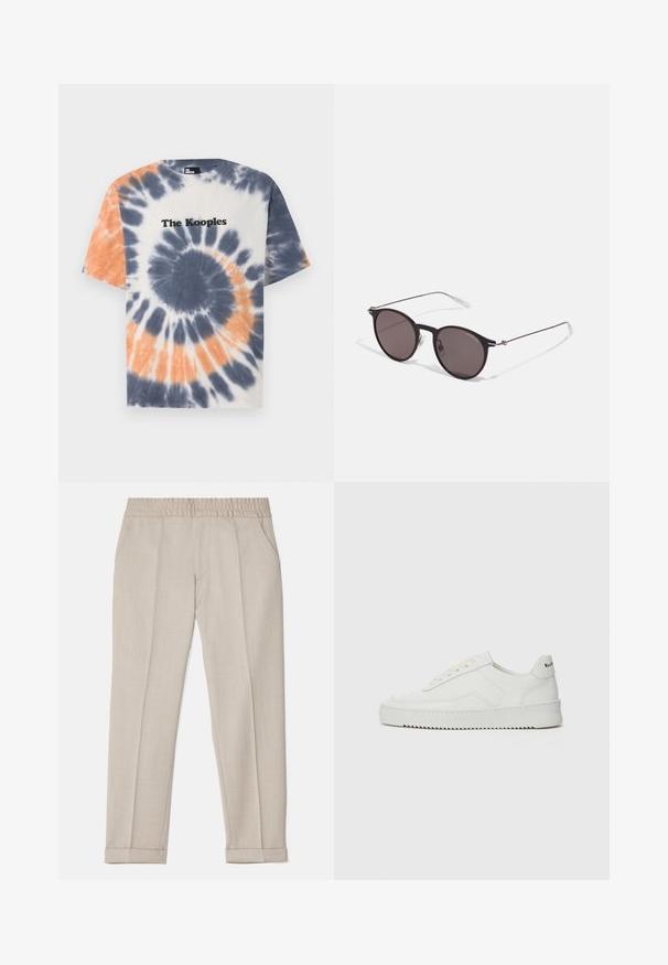 Kokvilnas T-krekls ar zilu, oranžu un baltu svītrojumu, ar apaļu izgriezumu un melnu "The Kooples" logo krūšu rajonā.; Filippa K TERRY CROPPED TROUSERS - Auduma bikses - sage melange; Baltas ādas sneakers ar gludu virsmu, apaļu pirkstu daļu, plakaniem šņorēm un teksturētu zoli. Satur diskrētu logotipu uz papēža.; Melni apaļi saulesbrilles ar tumšiem lēca un plānām metāla stangām. Iekļautas caurspīdīgas tempļu galviņas un sudraba akcenti pie eņģes. Minimalistisks dizains.