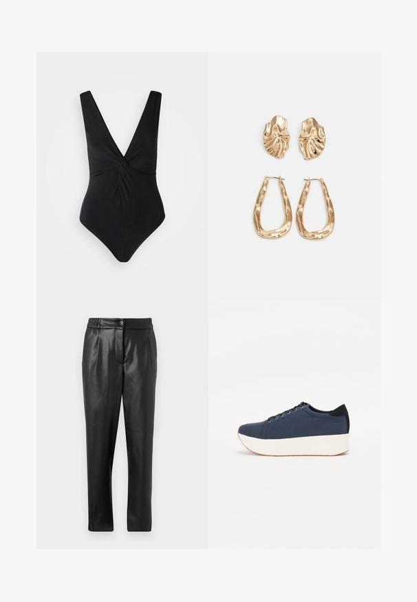 Czarny jednoczęściowy strój kąpielowy z głębokim dekoltem w kształcie litery V, szerokimi ramiączkami i skręconym przodem. Wykonany z gładkiego, elastycznego materiału.; Czarne skórzane spodnie o gładkiej fakturze, prostym kroju, elastycznym pasie i zapięciu na guzik z przodu; z plisowanymi detalami i zwężanymi nogawkami.; Granatowe trampki z teksturowanej tkaniny, biała platforma, okrągły nosek i czarny akcent na pięcie. Posiadają sześć oczek na sznurówki.; Złote kolczyki w odcieniu, prezentujące teksturowane, faliste kształty. Zawierają rzeźbiarskie klipsy i otwarty projekt kółek z młotkowanym wykończeniem.