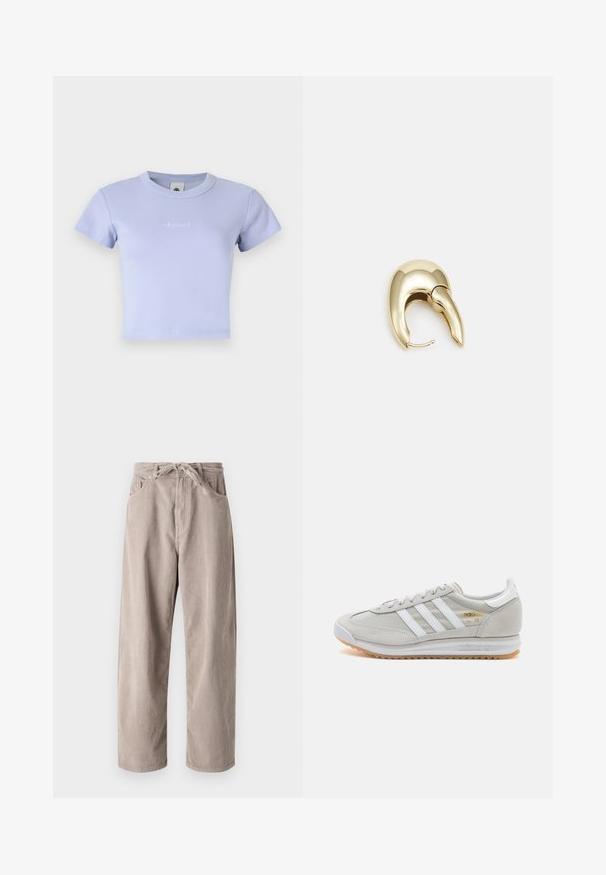 Lys lilla ribbet bomulds crop t-shirt med korte ærmer og rund hals. Har et subtilt broderet logo på forsiden.; Beige fløjlsbukser med løs pasform, der har en snor i taljen, to frontlommer og lodret ribbet tekstur.; Lys grå sneaker lavet af ruskind og mesh, med tre hvide striber, rund tå og en sål af gummirubber. Guld logo detalje nær snørebåndene.; Guldtonet metal ørering med et slankt, buet design. Har en karakteristisk spids form, poleret overflade og hængselåbning.