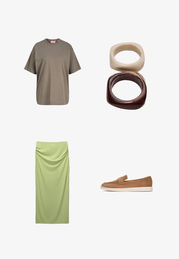 Olivgrön t-shirt med kort ärm i mjuk bomull. Har rundad halsringning och rak passform med minimal sömnadsdetaljer.; Högmidjad, golvlång kjol i mjukt, ljusgrönt tyg. Har sammangjord detaljering på sidan för textur och drapering.; Bruna mockaskor utan snörning med platt sula, featuring en bred remdetalj framtill och en slät, minimalistisk design.; Stradivarius SET - Armband - dark brown