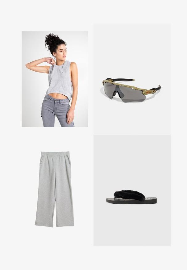 Grijze mouwloze hoodie met een voorvak, cropped ontwerp en koordjes; gedragen met grijze slimfit jeans. Glad textuur en casual stijl.; Grijze sweatpants van zachte stof, met een elastische tailleband en zijzakken, met een wijd model en een gladde textuur.; Zwarte flip-flop sandalen met twee zachte, harige straps, platte rubberen zool en een gestructureerde voetbed voor grip. Eenvoudig ontwerp in een monochroom kleurenpalet.; Sportzonnebril met een groen gepattereerd frame, zwarte armen en grijze lenzen. Het ontwerp heeft een omsluitende stijl met een gedurfde, sportieve vorm.