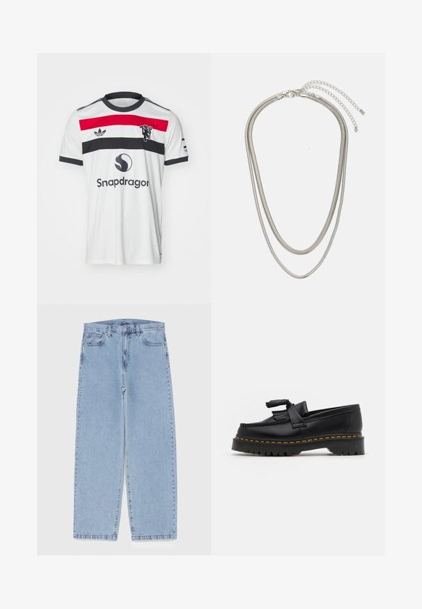 Bijela sportska majica s crvenim i crnim horizontalnim prugama, crnim ovratnikom, Adidas logotipom i "Snapdragon" brendingom na prednjoj strani.; Svijetloplave traperice s ravnim nogavicama, sa srednjim strukom, pet džepova i zatvaranjem na dugme i patentni zatvarač.; Crna kožna loaferica s resicama, koja ima čvrst crni potplat i žute šavove duž ruba. Teksturirana završna obrada.; Necklace od tri sloja srebrnog metala s elegantnim, fleksibilnim lančićima blagog sjaja, zatvoren s karabinera i prilagodljivim lančićem.
