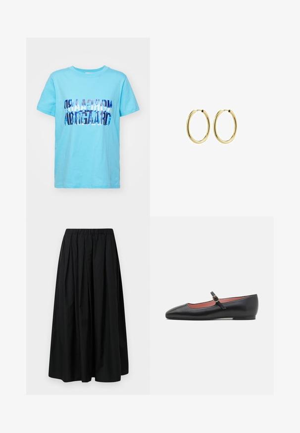 Ljusblå bomullströja med en vikt grafisk design i mörkblått text. Korta ärmar och rundad hals. Slät textur, avslappnad passform.; Svart plisserad kjol gjord av lätt material med elastisk midja. Golvlång med en slät textur och minimalistisk design.; Svarta läderskor med platt sula, spetsig tå och ankelrem med ett guldspänne. Slät yta med en något glänsande finish.; Guldmetallringörhängen med en slät yta, cirkulär form och ett säkert lås. Polerad yta utan synliga mönster eller accenter.