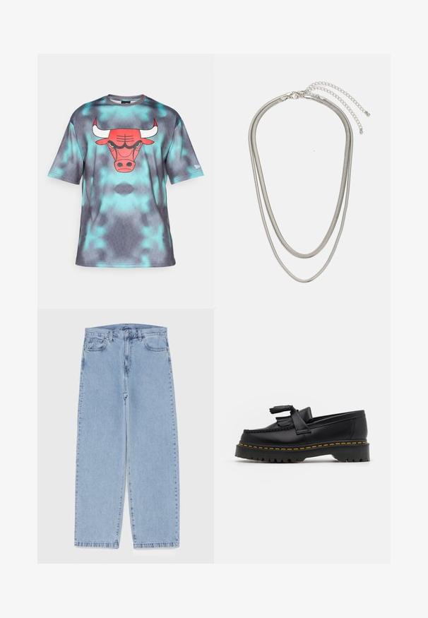 Szürke és türkiz batikolt, rövid ujjú póló, elöl kiemelkedő piros bikával, kerek nyakkal és puha tapintással.; Világoskék farmernadrág egyenes szárú kivitelben, közepes derékkal, öt zsebbel, gombos és cipzáros záródással.; Fekete bőr mokaszin, rojtos díszítéssel, masszív fekete talppal és sárga varrással az élén. Texturált felület.; Háromrétegű ezüstszínű fém nyaklánc, letisztult, rugalmas láncokkal, enyhe fényességgel, homárkapoccsal rögzítve és állítható lánccal.