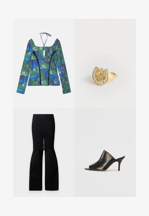 Långärmad topp med djup ringning, med abstrakta blå och gröna mönster, knytning baktill och kontrasterande svarta detaljer.; Svart jeanskjol med en figursydd överdel och en utställd nederdel, med samlad textur och en detalj med slits framtill.; Svart läder öppen tå mule med en stilren, böjd design, hög stilettklack och slät yta. Inredningen har en kontrasterande ljus färg.; Guldring med en krondesign inuti en hästsko, dekorerad med små klara ädelstenar, på en vit bakgrund.