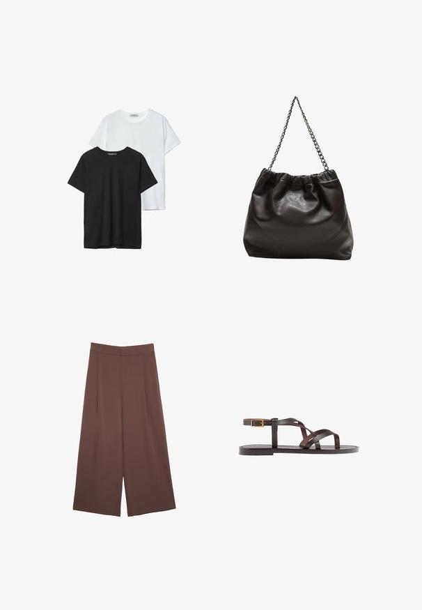 Due magliette basic, una nera e una bianca, realizzate in cotone morbido. Entrambe presentano maniche corte e un collo tondo, senza loghi visibili.; Pantaloni ampi marroni con una texture liscia, caratterizzati da una vita alta e pieghe frontali. Il tessuto è leggero e scorre liberamente.; Sandal in pelle marrone con cinturini incrociati, chiusura con cinturino alla caviglia e suola piatta con dettagli di cucitura minimi.; Borsa in pelle marrone con parte superiore arricciata e tracolla a catena. Texture liscia con finitura lucida e dettagli di cucitura sottili sui lati.