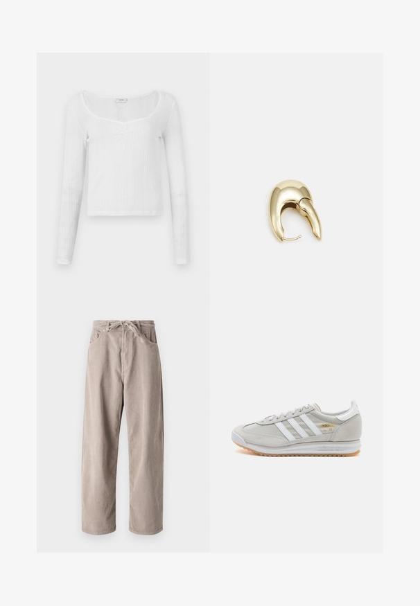 Hvit langermet topp med en tettsittende design, strukturert stripemønster, rund utringing og tre knappdetaljer i midten.; Beige kordfløyelsbukser med løs passform, med strikk i livet, to frontlommer og vertikal ribbet tekstur.; Lys grå sneaker laget av semsket skinn og mesh, med tre hvite striper, rund tå og såle av gummi. Gull logo-aksent nær snørebåndene.; Gullfarget metalløredobber med et elegant, buet design. Har en karakteristisk spiss form, polert overflate og hengsel-lukking.
