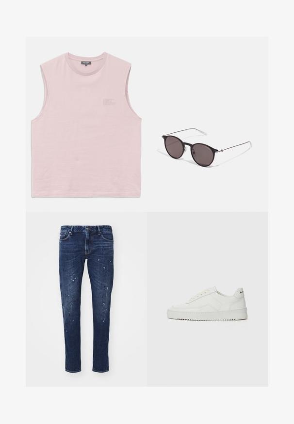 Lys rosa ermeløs t-skjorte laget av myk bomull. Har rund hals og subtile prekede detaljer med logo på forsiden. Glatt tekstur.; Mørkeblå denimjeans med smal passform, som har malingsplatter, synlige sømmer og standard fem-lomme design. Rett benkutt.; Hvite lærersneakers med en jevn overflate, rund tå, flate lisser og en teksturert såle. Har en subtil logo på hælen.; Sorte, runde solbriller med mørke linser og slanke metalarmer. Inkluderer klare temple tips og sølvfargede detaljer ved hengslet. Minimalistisk design.