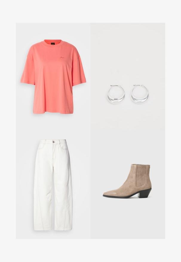 Korali oversized marškinėliai, pagaminti iš švelnios medvilnės, su apvaliu kaklu ir trumpomis rankovėmis, su subtiliu siuvinėjimu ant krūtinės.; Balti plačios kojų džinsai, pagaminti iš džinsinio audinio su matomu siuvimu. Yra sagčių uždarymas ir šiek tiek tekstūros. Priekyje yra kišenės.; Bežiniai zomšiniai auliniai batai su smailiu pirštu ir formuotu kulnu, su vertikaliomis siuvimo detalėmis šonuose.; Sidabrinės auskarų žiedai su poliruotu paviršiumi ir DKNY ženklu, eksponuojami prieš paprastą baltą foną.