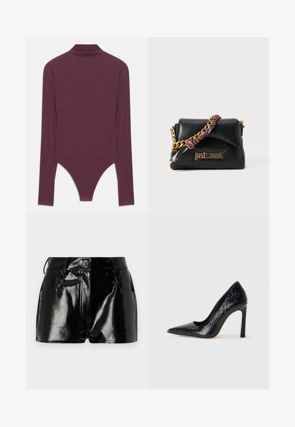 Mě deep burgundy body s dlouhým rukávem a vysokým límcem, vyrobené z jemné látky, s thong střihem na spodní části a přiléhavými rukávy.; Černé lesklé kraťasy vyrobené z umělého materiálu. Obsahují přiléhavý pas, poutka na opasek a přední kapsy s výraznými švy.; Černý lodičkový bot s špičatou špičkou, pokrytý texturou krokodýlí kůže, s elegantním designem, vysokým stiletto podpatkem a hladkým černým interiérem.; Černá kožená kabelka se zlatým řetízkovým popruhem, s akcentem z vzorované látky a logem vyraženým na přední straně.