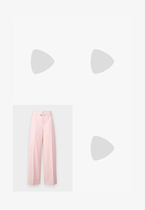 Tricou roz aprins din bumbac, cu mâneci scurte, decolteu rotund și un mic logo alb "HUGO" pe piept. Textură netedă, croială clasică.; Pantaloni largi roz, dintr-un material fin, cu talie înaltă, curea și sistem de închidere cu cârlig și bară. Design croit cu pliuri.; Sandale slingback din piele neagră cu vârf ascuțit, având un toc subțire și un accent de culoare aurie pe curea ajustabilă. Textură netedă.; Geantă de umăr din piele neagră, cu un design structurat, având o formă tăiată, mânere superioare și accente din aur. Include o curea de umăr ajustabilă.
