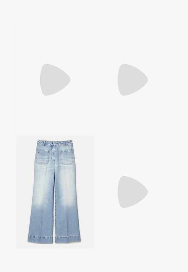 Victoria Beckham TANK - Top - black; Light blue wide-leg jeans made of denim, featuring a faded wash, front and back pockets, and a raw hem at the bottom.; Victoria Beckham KITTEN HEEL - Sandals - black; Victoria Beckham DIA HOBO BAG - Tote bag - black