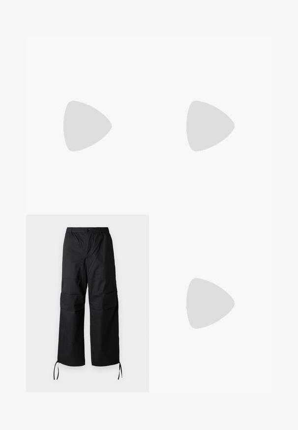 Michael Kors SLEEK NEW - T-shirt basic - dark emerald; Pantaloni cargo neri realizzati in tessuto leggero, con gambe ampie, vita elastica e cordini regolabili alle caviglie. Due tasche laterali.; Sneaker bianche e nere con parte superiore in pelle liscia, dettagli testurizzati e suola bianca spessa. Presentano un classico design con lacci.; Occhiali da sole neri rettangolari con lenti scure, montatura spessa in plastica, dettagli dorati sulle tempie e logo del marchio inciso sull'asta.