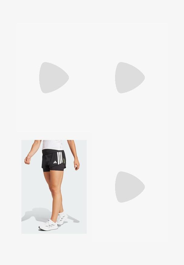 Weißes sportliches Croptop aus atmungsaktivem Stoff. Verfügt über einen runden Halsausschnitt, eine perforierte Textur und ein schwarzes Logo auf der Vorderseite.; Schwarze Sportshorts mit einem geschichteten Design, ausgestattet mit weißen diagonalen Streifen und einem grünen "ADIZERO"-Logo. Tragen mit weißen Turnschuhen.; Weißer Laufschuh mit silbernen Akzenten, Sohle in Blau-Grün-Verlauf, strukturiertem Obermaterial und drei diagonalen Streifen an der Seite.; Smartwatch mit quadratischem Zifferblatt, schwarzem Silikonarmband, orange-rotem Display, digitaler Zeit- und Datumsanzeige, Aktivitätssymbolen und rotem Seitenschalter.