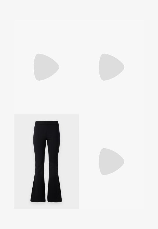 Top nero off-the-shoulder con maniche lunghe, caratterizzato da un design a strati e orlo leggermente accorciato. Realizzato in materiale a coste.; Pantaloni neri a zampa d'elefante realizzati in tessuto elastico, con vita alta e orli svasati con aperture laterali per una maggiore libertà di movimento.; Sneakers in suede grigio con lacci bianchi, strisce nere e suola in gomma bianca. Presentano un logo circolare sulla linguetta e una suola in gomma.; Borsa a tracolla in ecopelle nera con texture a coccodrillo, apertura cinchata e tracolla arricciata. Si presenta con un design morbido e compatto.