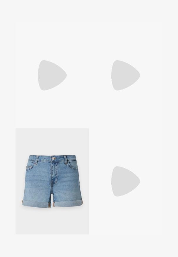 Bluză roșie cu mâneci lungi, fabricată dintr-un material elastic, având un decolteu rotund și o siluetă ajustată. Textură netedă fără modele vizibile.; Șorturi din denim de culoare albastru deschis, cu margini răsucite, închidere cu buton frontal și design cu cinci buzunare, prezentând detalii de cusătură contrastante.; Adidași albi tip pantofi sport cu glezna din pânză, cu talpă din cauciuc negru, capac de vârf din cauciuc frontal și șase ochiuri pentru șireturi, având un design curat și minimalist.; Even&Odd Geantă de mână - brown