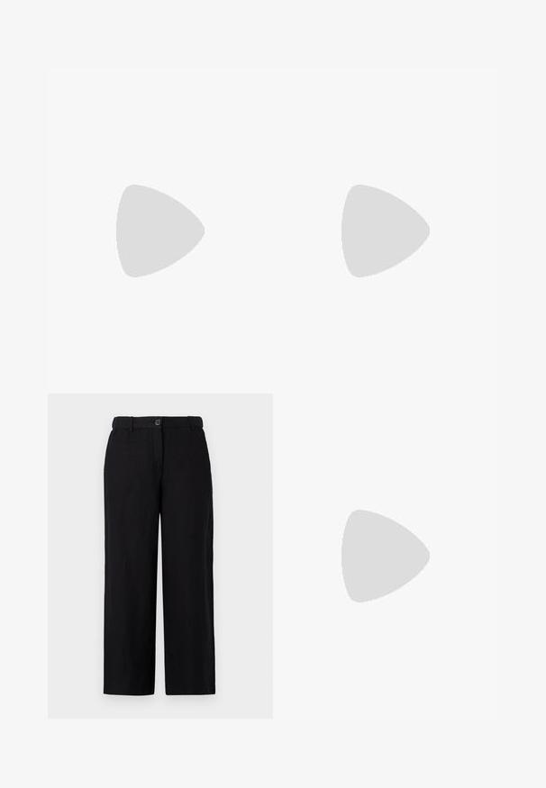 T-shirt de algodão branco com mangas curtas, apresentando desenhos em linha preta de um sol, ondas e uma concha na parte da frente.; Calças largas pretas feitas de um tecido leve, com fecho frontal em botão e passantes para cinto. Textura suave sem padrões visíveis.; Sabrinas de cerâmica preta com salto bloco, bico apontado e um design com recortes arredondados. Apresenta um detalhe em fivela de tom dourado.; Bolsa preta com superfície texturizada, alças superiores duplas e alça de ombro ajustável. Apresenta ferragens em tom dourado e bolsos laterais.