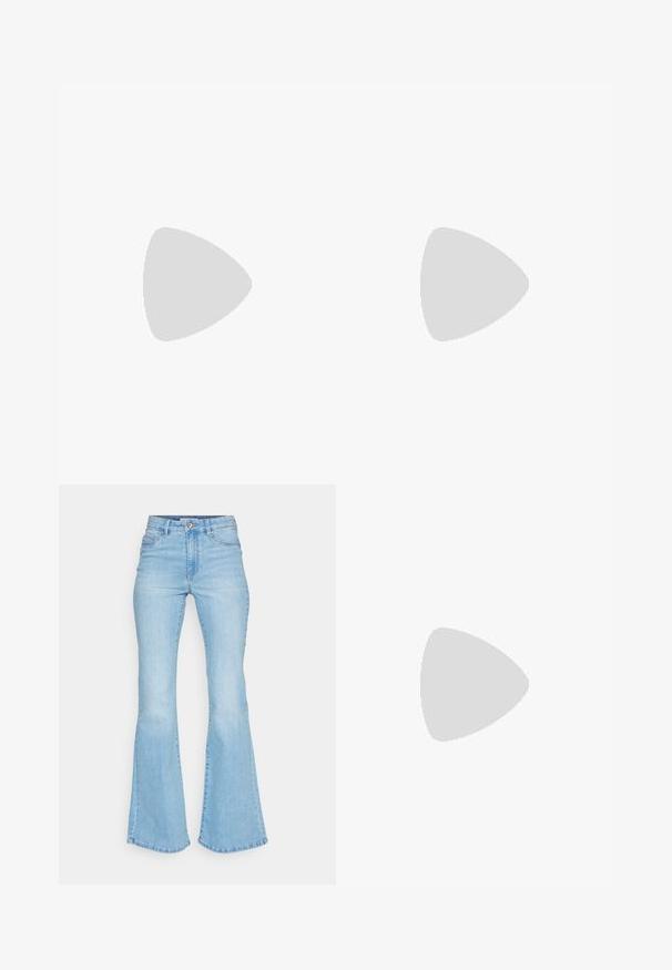Selected Femme SLFESSENTIAL TEE - Apdrukāts T-krekls - light blue; Gai zili flared džinsi, izgatavoti no džinsa, ar augstu vidukli, priekšējām kabatām un gludu apdari uz piedurknēm ar redzamām šuvēm.; Baltas ādas sporta apavi ar gaiši ziliem akcentiem, pelēka zamša purngala un brūnas gumijas zole. Iezīmē trīs zilas svītras un "Samba" zīmolu.; Metāla rāmji saulesbrillēm ar ovālām zaļām lēcām. Tievs sudraba metal rāmji un melni ausu spilventiņi. Minimalistiska dizaina, bez redzamām apzīmējumiem.