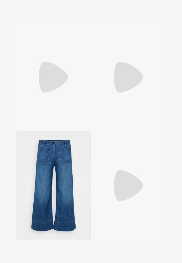 Top blanco sin mangas con escote cuadrado, hecho de un material elástico suave, con costuras mínimas y sin patrones visibles.; Jeans de pierna ancha en denim azul medio. Cuenta con un cierre de botón, dos bolsillos traseros y un dobladillo limpio. Textura suave con un ligero desgaste.; Sandalía plana negra con delgadas correas cruzadas y cierre de hebilla. El diseño es minimalista con una suela plana y punta cuadrada.; Pendientes de aro en tono dorado con un acabado suave y pulido. Presentan una forma de medio círculo y un cierre de poste seguro.