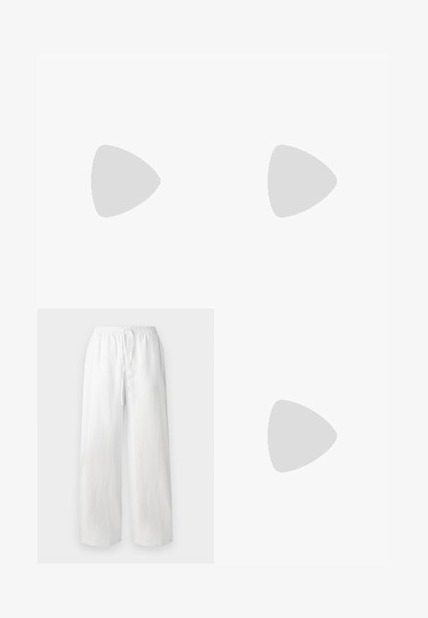 Langarmshirt in Hellblau mit weißen Streifen, aus weichem Stoff gefertigt. Mit Rundhalsausschnitt und geradem Saum. Dezentes Logo-Detail.; Weiße, weit geschnittene Hosen mit einem elastischen Bund und Kordelzug. Hergestellt aus leichtem Stoff mit glatter Textur. Keine Muster oder Akzente.; Schwarze Lederpumps mit spitzem Zehenbereich und niedrigem Blockabsatz. Mit einem Knöchelriemen und einer goldfarbenen Schnalle. Glatte Textur.; Anna Field 2 PACK - Tuch - blue/pink