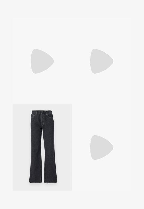 JJXX FUNDA ONE SHOULDER SHINE  - Top - silver; Temno modre širše kavbojke z visokim pasom, ki imajo zlate šive, pet žepov in gumbasto zapiranje. Gladka tekstura, ravne noge.; Črne usnjene čevlje s zaobljenim prstom, debelim blokastim petama in elastičnimi stranskimi detajli, v kombinaciji s temno nogavicami in črno krilo z razporkom.; Ženska z dolgimi temnimi lasmi, oblečena v črn kostim, nosi črno usnjeno torbo čez ramo in se ozira čez ramo proti beli podlagi.