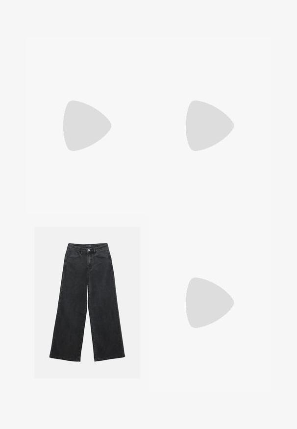 Anna Field by Zalando 3 PACK - T-shirts - white; Anna Field by Zalando Flared jeans - washed black; Anna Field by Zalando Klassiske pumps - black; Anna Field by Zalando Håndveske - black
