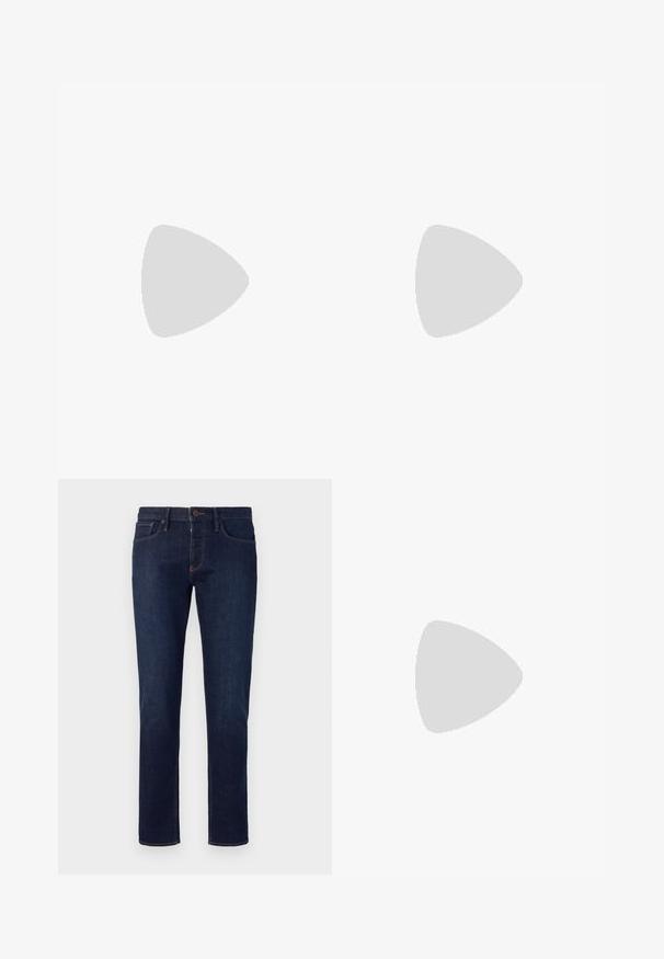 Svart bomull T-skjorte med stort hvitt grafisk trykk av "Voltaire" med et hodeskalle-design. Korte ermer, rund hals og avslappet passform.; Emporio Armani 5 POCKETS PANT - Jeans slim fit - blue denim; Hvite lærersneakers med en jevn overflate, rund tå, flate lisser og en teksturert såle. Har en subtil logo på hælen.; Sorte, runde solbriller med mørke linser og slanke metalarmer. Inkluderer klare temple tips og sølvfargede detaljer ved hengslet. Minimalistisk design.