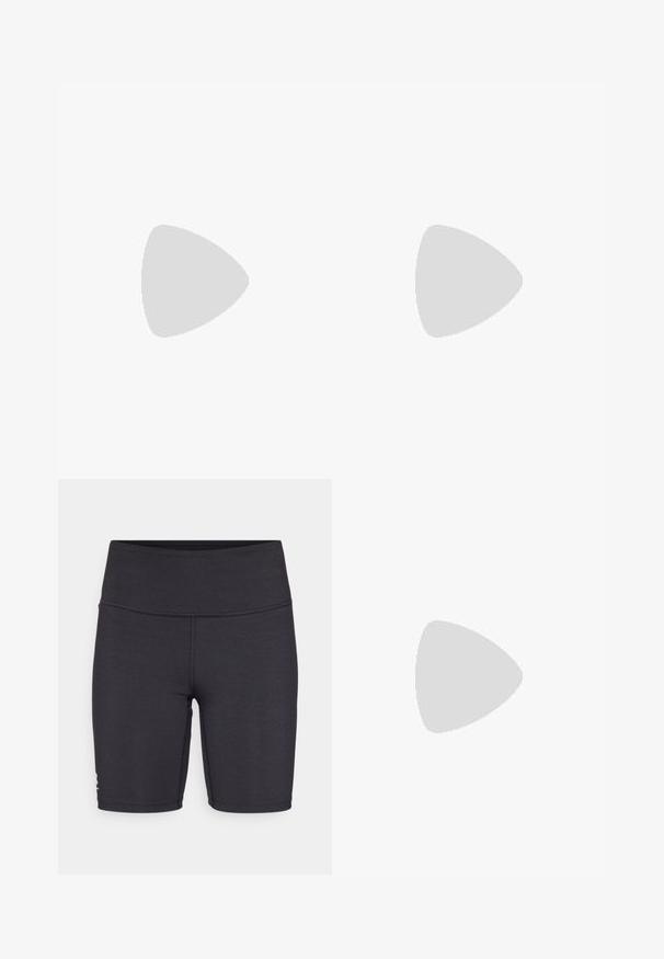 Dlouhý rukáv cyklistický dres v jasně červené barvě, s plným zipem, žebrovanou texturou a černými akcenty na lemech. Lehký, atletický střih.; Černé sportovní kraťasy vyrobené z elastického materiálu, s vysokým pasem a detaily plochého švu. Navrženy pro pohodlí a pohyblivost.; Světlé šedé sportovní boty s texturovaným svrškem, perforacemi pro prodyšnost a gumovou podrážkou s výrazným vzorem.; Černé rukavice s texturovaným úchopem. Vyrobené z prodyšné látky, s perforovanými detaily a bílým logem. Zahrnuje nastavitelný zápěstní popruh.