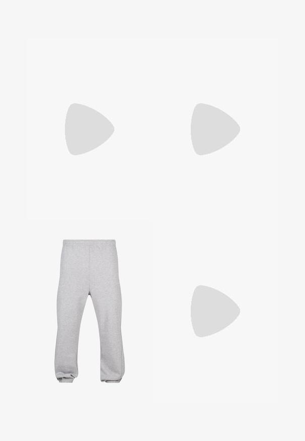 Garā piedurkņu tumši zila krekls, kas izgatavots no mīksta kokvilnas. Tam ir apaļa kakla izgriezums un taisna griezuma siluets. Minimalistisks dizains, nav papildu rakstu vai akcentu.; Pelēkās sporta bikses, kas izgatavotas no kokvilnas sajaukuma, ar elastīgu jostu, sašaurinātiem piedurknēm un iecirstiem apakšgaliem. Vienkāršs dizains bez rakstiem.; Melnas Adidas Superstar kedas ar baltām svītrām, čaulas purngalu un uzrakstu "Superstar" sānos, parādītas sānskatā uz baltā fona.; Brūna ādas ceļojumu soma ar rāvējslēdzēju, dubultām rokturiem, regulējamu plecu siksnu un redzamām tekstūras rakstu zīmēm virsmā.