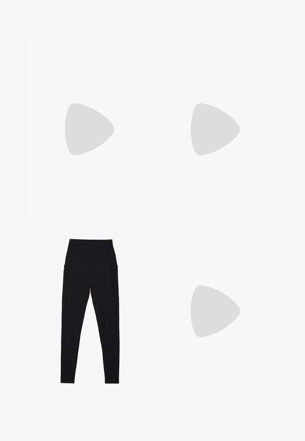 Calvin Klein Jeans - T-shirt z nadrukiem; Czarne legginsy wykonane z elastycznej tkaniny z wysokim, prążkowanym pasem. Posiadają boczne kieszenie i bezszwowy design dla większego komfortu.; Czarne skórzane botki Chelsea z elastycznymi panelami bocznymi, okrągłym noskiem, masywną gumową podeszwą i pętelką z tyłu. Teksturowane i gładkie powierzchnie.; Czarna skórzana torba typu crossbody o teksturowanej powierzchni, z regulowanym paskiem i srebrnymi akcentami. Posiada przednią klapkę zamykaną na zapięcie.