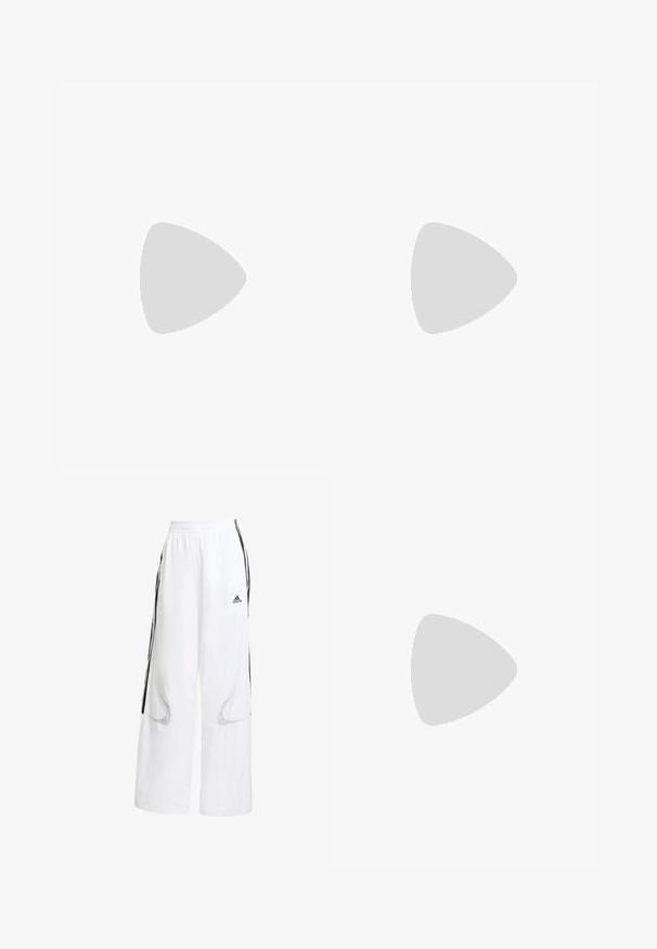 Plava atletska majica napravljena od glatkog, laganog materijala. Ima bijele detalje na kratkim rukavima i tri horizontalne pruge na ramenima.; Bijele sportske hlače s laganim krojem, s crnim bočnim prugama, elastičnom pasicom i mrežastim izrezima za ventilaciju.; Kremasto-ljubičaste tenisice s tri pruge i strukturiranim smeškim potplatom, s vezicama i podstavljenim petom. Mekana gornja tkanina.; Crna kožna torba s lukovitim oblikom, odvojivim remenom i zlatnim detaljima. Torba ima preklop s kopčom.