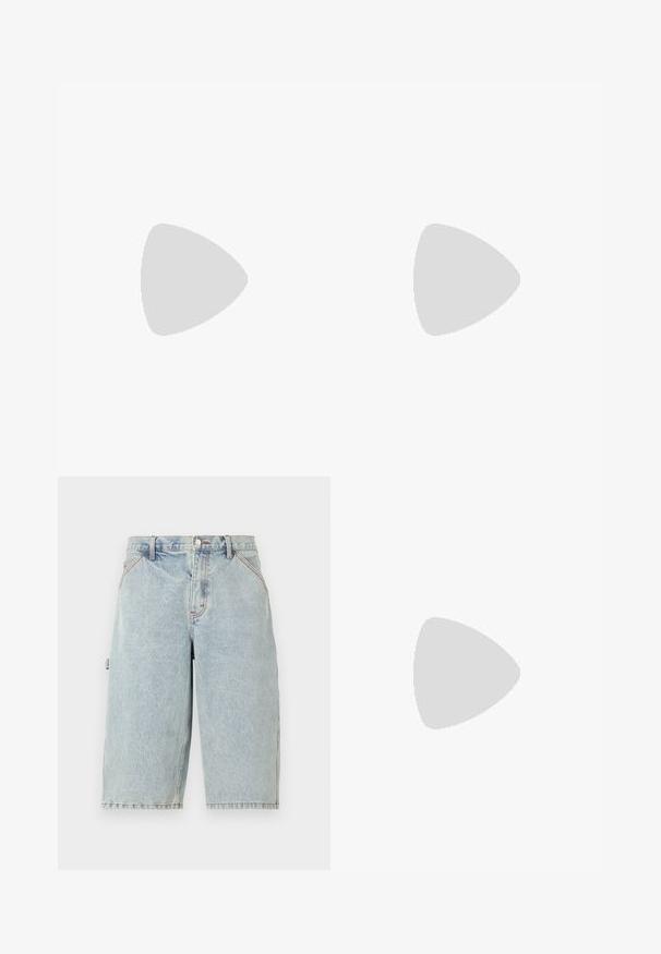 Kratkotrajna majica s kratkimi rokavi in okroglim izrezom v off-white bombažu z črnim grafičnim tiskom, ki na levi strani prsnega dela pravi "Aries".; Noon Goons RUNAWAY - Kratke hlače iz džinsa - washed blue; Bela in črna športna obuvala z gladkim usnjenim zgornjim delom, teksturiranimi detajli in masivnim belim podplatom. Imajo klasičen dizajn z vezalkami.; Črne okrogla sončna očala s temnimi lečami in tankimi kovinskimi ročaji. Vključujejo prosojne konec ročajev in srebrne poudarke na tečaju. Minimalističen dizajn.