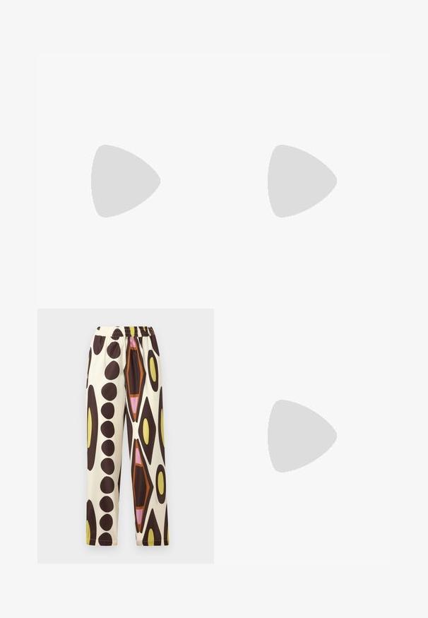 Red ribbed tank top with a straight neck and fitted silhouette, made from smooth fabric. No visible fastenings or patterns.; Elastic-waist pants in lightweight fabric, featuring a cream background with large brown, yellow, pink, and orange geometric patterns.; Black flip-flop made of smooth leather, featuring a thin strap design and a flat sole with a minimal profile. No notable patterns or accents.; Even&Odd STRAW - Cross body bag - beige