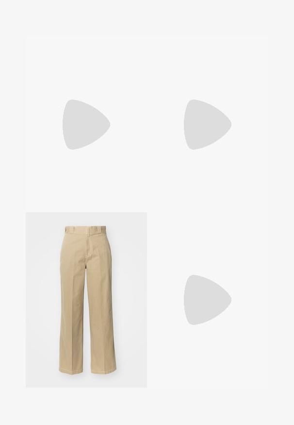 Bordo trumpas rankovėmis marškinėliai pagaminti iš medvilnės, su apvalia apykakle ir mažuoju daugiakalbiu "Dickies" logotipu ant krūtinės.; Šviesiai rudos, plačios kojos kelnės, pagamintos iš medvilnės, su diržo kilpomis, užtrauktuku priekyje ir kontrastingu siūlu palei siūles.; Rožiniai zomšiniai sportbačiai su baltais dryžiais, guminėmis apatine dalimi, tekstūruotu viršumi ir logotipu ant liežuvėlio. Klasikinis žemas dizainas.; Salsvas odinės petinės krepšys su didele atidarymo vieta ir ilgais fringo akcentais abiejose pusėse, pasižymintis lygia tekstūra ir viena rankena.