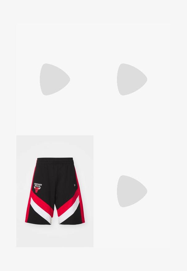 Grå ærmeløs hættetrøje med en lomme foran, cropped design og snore; båret med grå tætsiddende jeans. Glat tekstur og afslappet stil.; Sorte sportsbukser med røde og hvide skrå striber, med "Chicago Bulls" logo og en tyr grafik på venstre ben. Elastisk talje.; Sorte løbesko med en glat syntetisk overdel, perforerede detaljer, teksturerede sidedele og en distinkt fjedrende sål.; Hvide solbriller med runde stel og mørke linser. Har en glat plastoverflade og et lille logo på stangen.