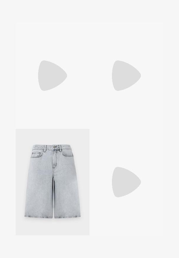 Hellbraunes ärmelloses Oberteil mit rundem Ausschnitt und tailliertem Schnitt, kombiniert mit beigefarbenen Shorts, vor einem neutralen Hintergrund stehend.; Hellgraue Denim-Shorts mit einem lockeren Schnitt, hoher Taille, fünf Taschen und geradem Schnitt. Saubere, minimalistische Nähdetails.; Silberne Sneakers mit weißen Akzenten, ausgestattet mit drei Streifen, einer abgerundeten Spitze und einer Sohle aus Gummi. Strukturierter metallischer Stoff.; Gepolstertes, dunkelbraunes Tragetasche mit zwei großen Fronttaschen, Ledergriffen und kleinem goldenen Markenlabel in der oberen Mitte.