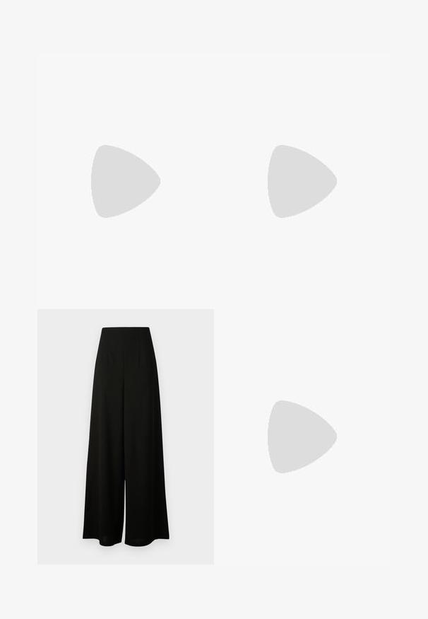 Stripet kortermet t-skjorte med marineblå, hvite, røde og blå striper. Rund hals med en liten logo på brystet. Myk tekstur.; Vero Moda Tall VMLIVA SUPER WIDE PANTS - Bukse - black; Sorte patent lær slingback hæle med spids tå, tynd hæl og justerbar spænde. Glat tekstur med minimal detaljer.; Svart lær veske med samlet design, korte, runde håndtak og avtagbar skulderrem. Glatt tekstur med en myk silhuett.