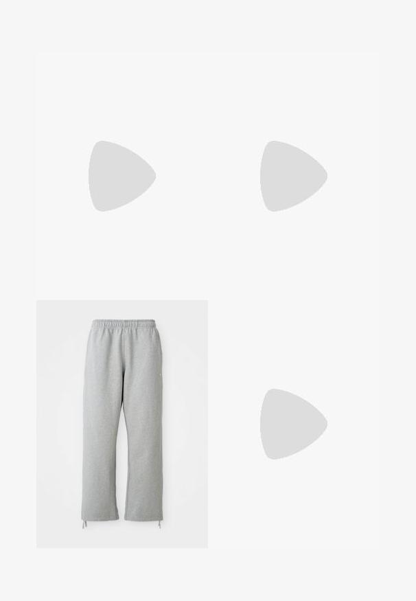 Musta pitkähihaista paitaa, joka on valmistettu pehmeästä kankaasta. Ominaisuutena on pyöreä pääntie ja yksinkertainen muotoilu ilman kuvioita tai koristeita.; Harmaat collegehousut, joissa on joustava vyötärö, suorat lahkeet ja nyöri-tyyliset yksityiskohdat helmoissa. Valmistettu pehmeästä, teksturoidusta kankaasta.; Valkoiset juoksukengät mustilla yksityiskohdilla ja oransseilla yksityiskohdilla, joissa on verkkokangasta ja kontrastinen kumipohja, yhdistettyinä harmaisiin cargo-housuihin.; Musta nailoninen olkalaukku, jossa on säädettävä hihna, vetoketjullisia osastoja ja valkoinen Nike-logo edessä. Suuri sileä rakenne, suorakulmainen muoto.