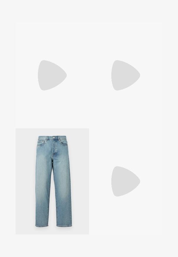 T-shirt en coton noir avec un col rond et des manches courtes. Présente un petit logo en argent brodé au centre avant.; Jean en denim bleu clair avec une coupe loose, jambes droites, design à cinq poches et fermeture à bouton à la taille. Détail de couture minimaliste.; Baskets Lacoste en gris foncé, en matériau mesh et synthétique, avec une semelle texturée et des accents marron sur le col et le branding.; Sac banane en imprimé tie-dye bleu marine avec un dessus zippé, en matériau texturé et un logo en évidence sur le devant.