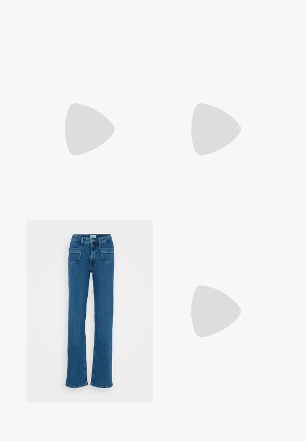 Tricou negru cu mânecă scurtă, cu un text mare camuflat în tonuri de bej și brun "IUBEȘTE-ȚI VIAȚA" pe față.; Jeans din denim bleu deschis cu un croi evazat și talie înaltă, cu două buzunare frontale și o ușoară decolorare, având cusături pe margini pentru detaliu.; Bocanci negri până la gleznă, realizați din material sintetic mat, cu o fermoar pe lateral, talpă plată robustă cu margini dentate și cusături întărite.; Geantă de umăr din piele neagră, cu o textură netedă. Dispune de o curea ajustabilă și un design elegant, minimalist, cu închidere cu fermoar.