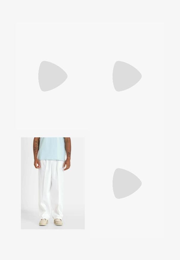 Polo de color verde claro fabricado en tejido suave, con un cuello clásico que presenta un ribete blanco en contraste y un pequeño logo en el pecho.; Pantalones anchos blancos con una textura suave, con pliegues frontales. Combinados con una blusa azul clara y zapatos beige.; Mocasines de charol negro con un acento de cuero blanco, suela de goma negra gruesa y detalles de costura. Textura suave con un acabado brillante.; Bolsa de deporte negra con tejido duradero, doble asa, correa desmontable, cierre de cremallera y un pequeño logo en la parte inferior.