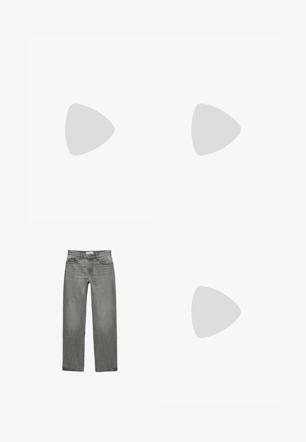 Brauner, halsferner Oberteil mit einer Rückenbindung, das über Broderie Anglaise Details und einen gerafften Peplum-Saum verfügt. Texturiertes Material mit Rautenmuster.; Graue Denim-Jeans mit geradem Bein, fünf Taschen und einer verwaschenen Textur. Mit Metallknopf und Reißverschluss vorne.; Silberne metallische Sneaker mit weißen Akzenten und Schnürsenkeln. Verfügt über eine strukturierte Oberfläche, eine abgerundete Zehenpartie und eine Gummi-Sohle mit einem Muster für besseren Halt.; Schwarze Lederhandtasche mit geflochtenen Griffen, Reißverschlussfach und hängenden Quasten. Strukturiert Oberfläche mit Metallnieten und Hardware-Akzenten.; Armbanduhr in Goldtönen mit ineinander verschlungenen Metallbändern, die eine glatte, polierte Oberfläche und ein offenes Design aufweisen. Leicht und minimalistisch.