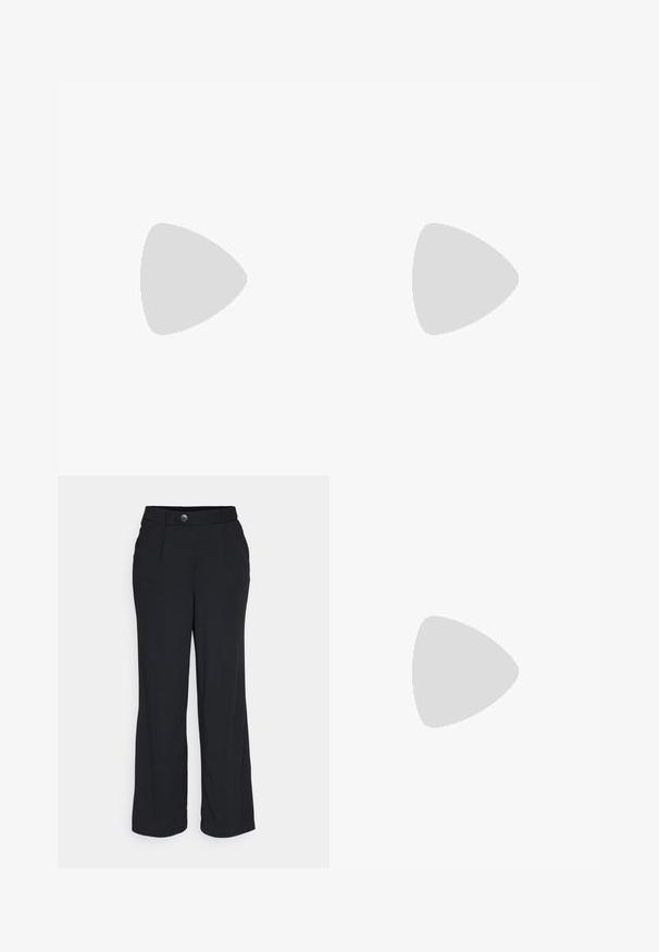 Ujjatlan, fehér crop top, textúrált virágmintákkal, kerek nyakkivágással és testhez simuló fazonnal, könnyű anyagból készült.; Fekete, bő szárú nadrág sima anyagból, gombos záródással, plisszírozott elülső résszel és szabott derékkal a rendezett megjelenés érdekében.; Fekete sneaker, masszív dizájnnal, textúrált felsőrésszel, hálós panelek és vastag gumitalp. REFLEKTÍV cipőfűzők és márkázási részletek láthatók.; Fekete téglalap alakú napszemüveg sötét lencsékkel, fényes műanyag kerettel, arany díszítéssel az temples. Minimalista design és elegáns forma.