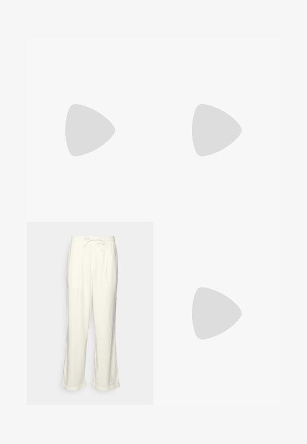 T-shirt de algodão azul claro com mangas curtas e decote arredondado. O gráfico da frente inclui "DENIM TOM TAILOR" e "estabelecido dois mil e sete."; Calças de linho em off-white com um cós elástico, pernas ligeiramente largas e acabamentos dobrados para um ajuste descontraído. Sem bolsos.; Sapatilha branca com atacadores suspensa acima de um banco de madeira, com folhagem verde ao fundo, destacando o design e a textura do calçado.; Óculos de sol redondos com armação tartaruga e lentes castanhas. Apresenta hastes finas com leve textura e detalhes em metal perto das lentes.; Colar de pérolas brancas com forma redonda uniforme, superfície lisa e fecho metálico com corrente de extensão para ajuste de comprimento.