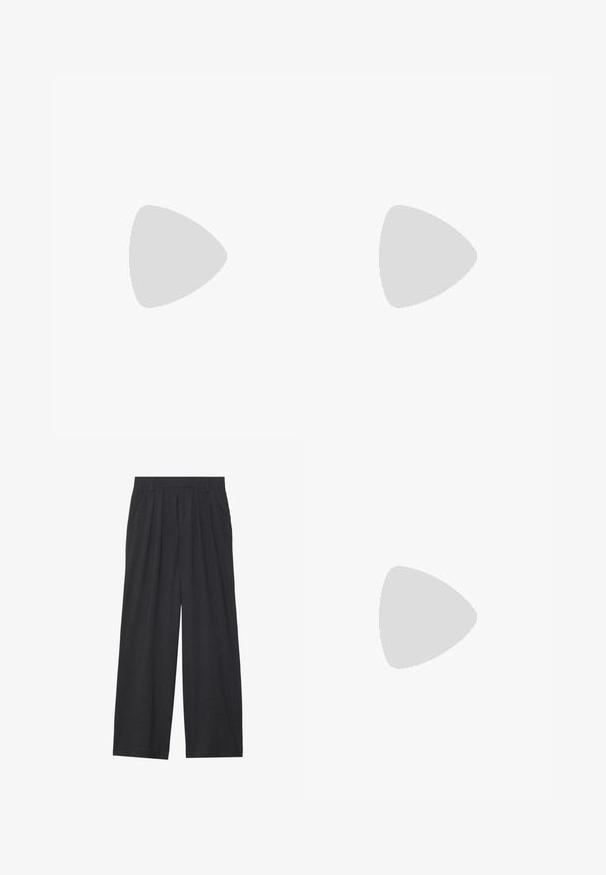 Lange mouw polo met brede olijfgroene en witte strepen, voorzien van een kraag, knoopsluiting en een geborduurd logo op de borst.; Wijd-uitlopende broeken van donkergrijze stof. Kenmerken zijn plooien bij de taille, een tailor-made ontwerp en een rechte silhouet.; Hardloopschoen met een lichtgewicht, witte mesh bovenkant, zilveren accenten en een zwart vetersysteem; heeft een gestructureerde zool voor grip.; Zwarte rechthoekige zonnebril met donkere lenzen, glanzende afwerking, brede pootjes en een robuust frameontwerp. Gegraveerde merknaam op één van de pootjes.