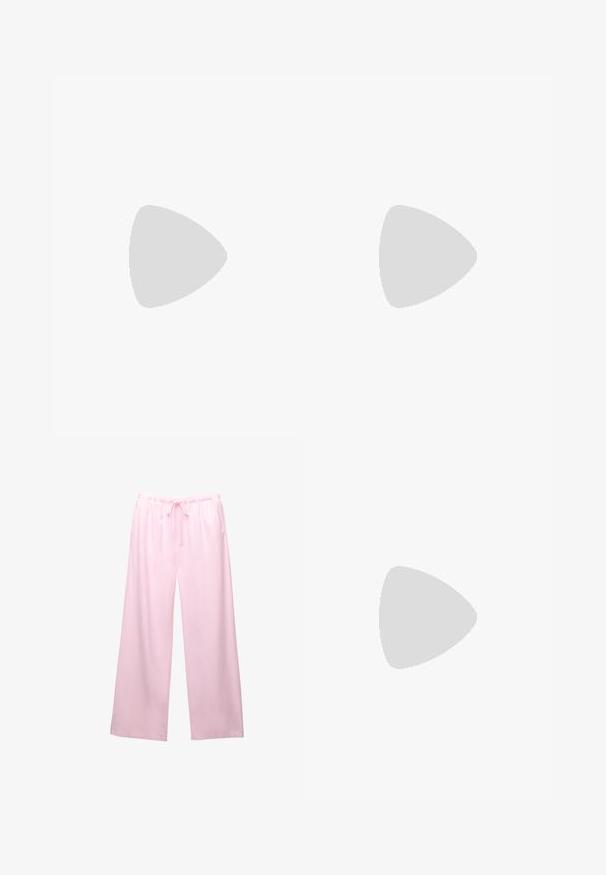 Top corto rosa realizzato in tessuto liscia, caratterizzato da un ampio scollatura e spalline spesse, con la scritta "KANI" stampata in grassetto bianco sul davanti.; Pantaloni a gamba larga rosa chiaro realizzati in tessuto morbido, dotati di una vita elasticizzata con coulisse per una vestibilità regolabile.; Scarpe sportive rosa chiaro con strisce nere, in materiale scamosciato, texture a motivo e suola in gomma, abbinate a pantaloni khaki.; PULL&BEAR HALF MOON  - Borsa a mano - white