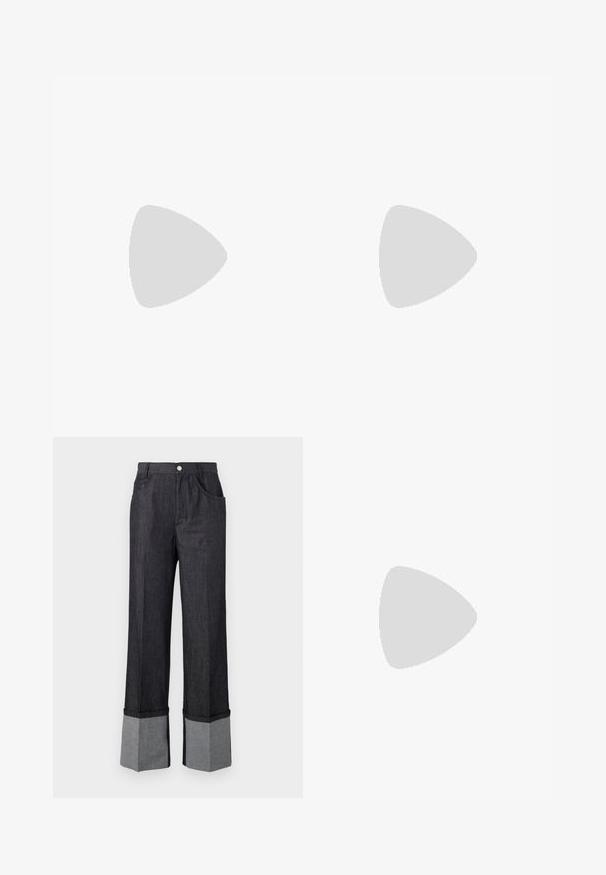 Grijze gebreide cropped tanktop met dunne dikkers, met een versleten ontwerp met meerdere gaten en een losse zoom. Rode accent bij de halslijn.; Donkerdenim wijde broek met een contrasterende grijze omslag, voorzien van een knoopsluiting en twee voorzakken. Glad textuur en op maat gemaakt ontwerp.; Paul Smith AMIRA - Klassieke pumps - black; Marineblauwe leren handtas met een gladde afwerking, met een ronde vorm, gevouwen bovenkant en een enkele schouderband. Inclusief zilveren accenten.