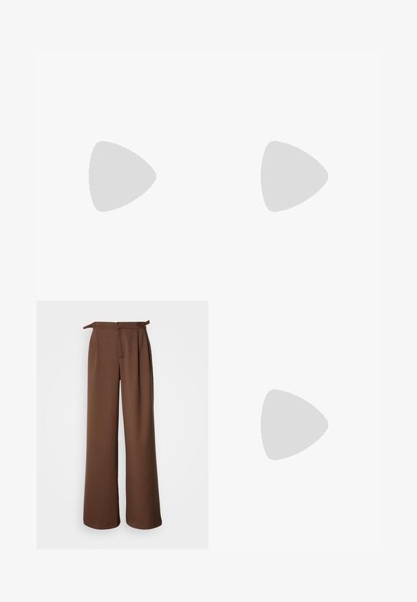 Ribbet hvid tanktop med en rund halsudskæring og brede skulderstropper, lavet af et blødt, struktureret stof, med en lige kant.; Bredde bukser i brunt, lavet af blødt stof. Har høj talje med folder og sidesnore, hvilket giver en afslappet pasform og glat tekstur.; Brune Suede loafers med en rund tå og en lav sort gummisål, der har et dekorativt bånd og syninger på overdelen.; Brun læder laptop taske med en tekstureret overflade, dobbelte top hanke, justerbar rem og to front spænder for ekstra detaljer.